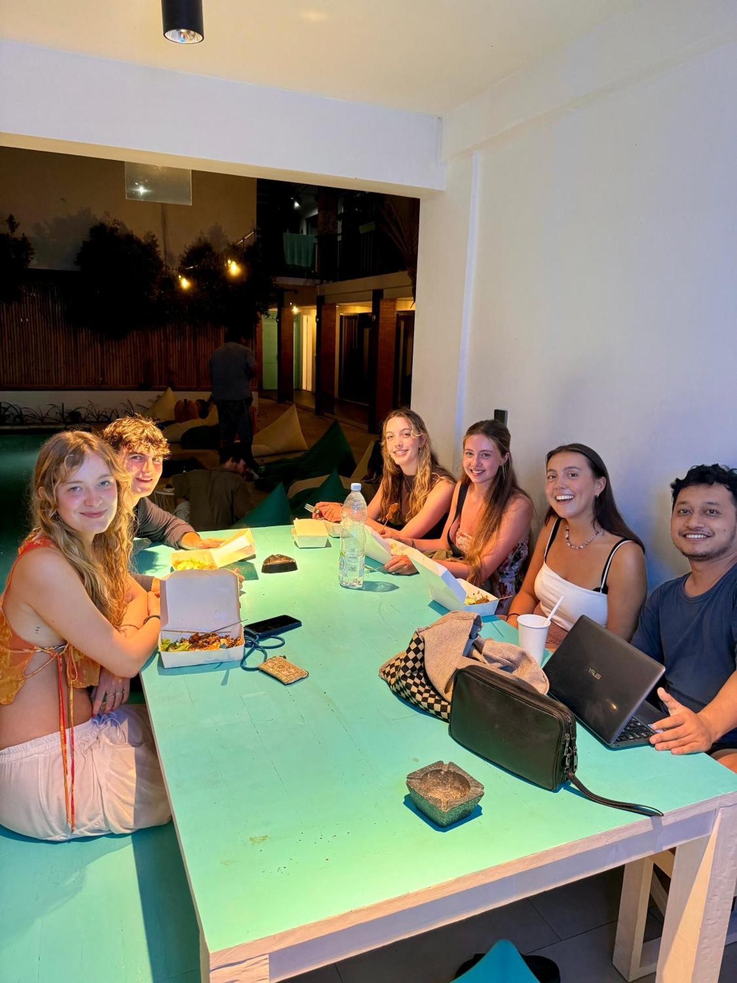 Canggu Central Hostel Esterno foto