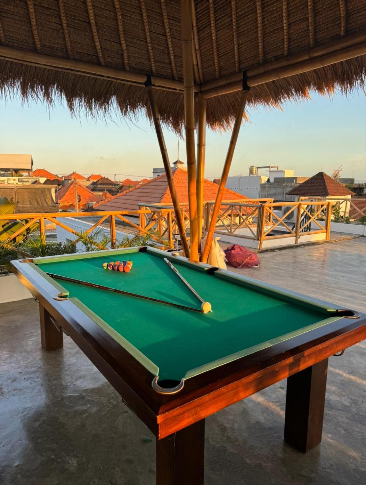 Canggu Central Hostel Esterno foto